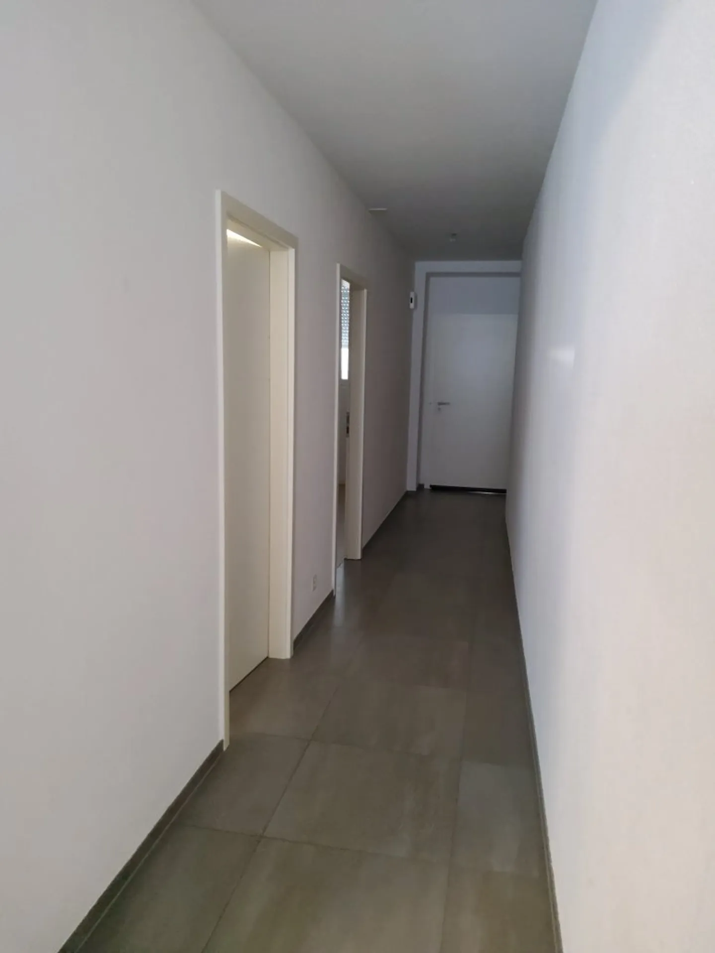 Zentrum der Stadtmauern, 2,5 Zimmer im 1. Stock - Foto 2 von 8