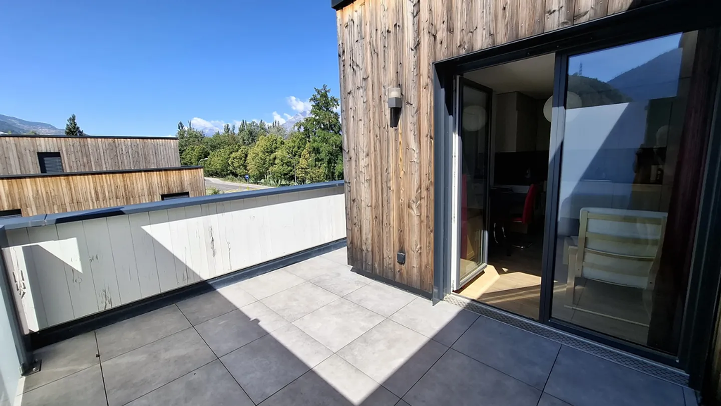 Modernes Studio mit Terrasse - Foto 1 von 11