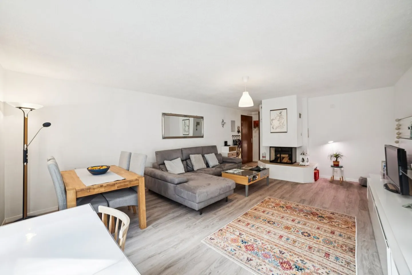 Bel appartamento al piano giardino in un quartiere tranquillo vicino al centro - Foto 4 di 13