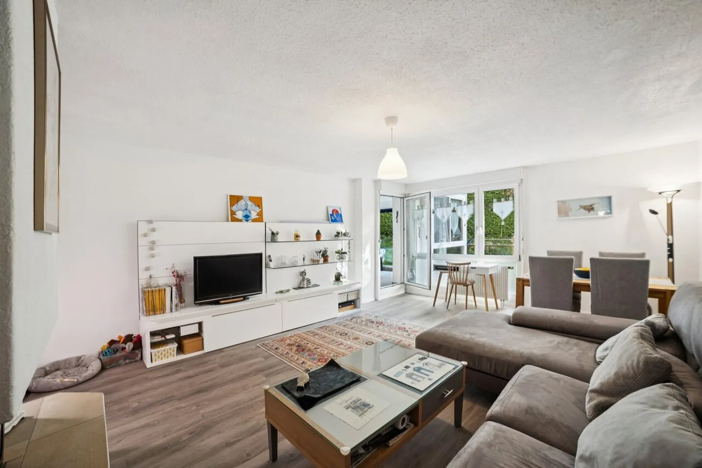 Bel appartamento al piano giardino in un quartiere tranquillo vicino al centro - Foto 1 di 13