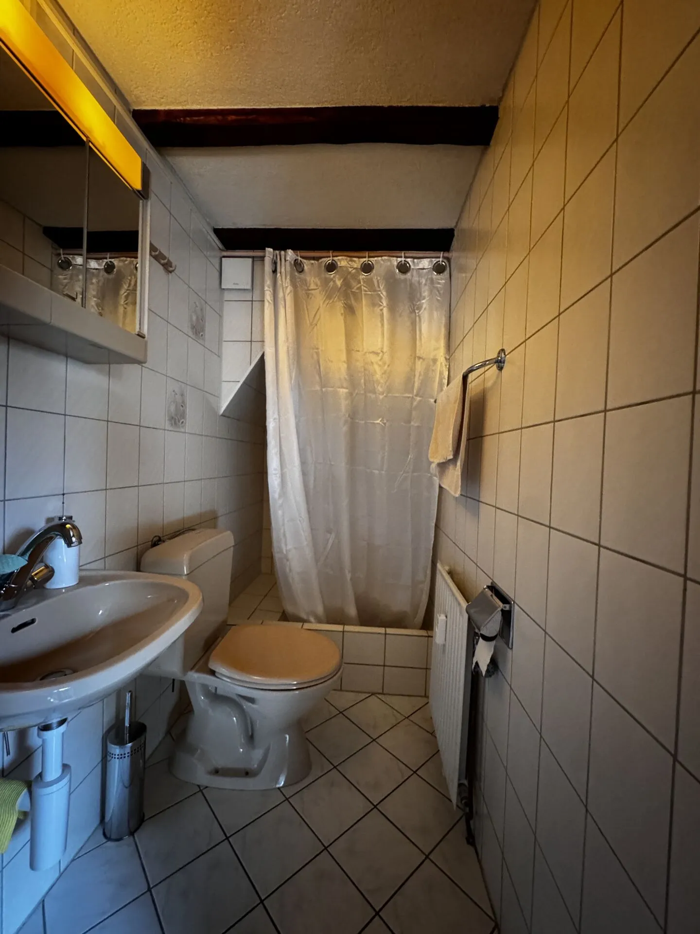 Appartamento cittadino di 4 stanze accogliente - Foto 9 di 10