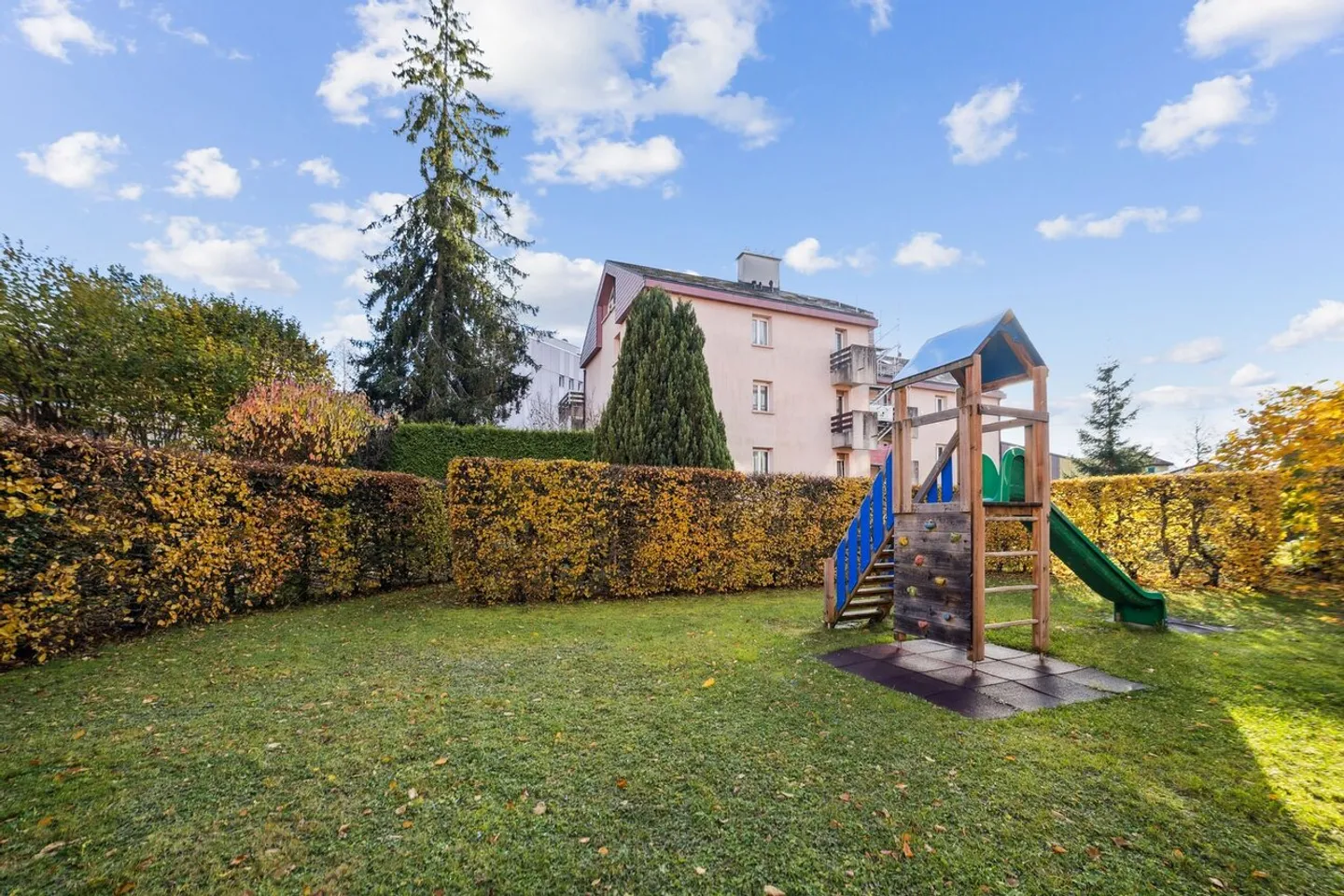 Bel appartamento al piano giardino in un quartiere tranquillo vicino al centro - Foto 13 di 13