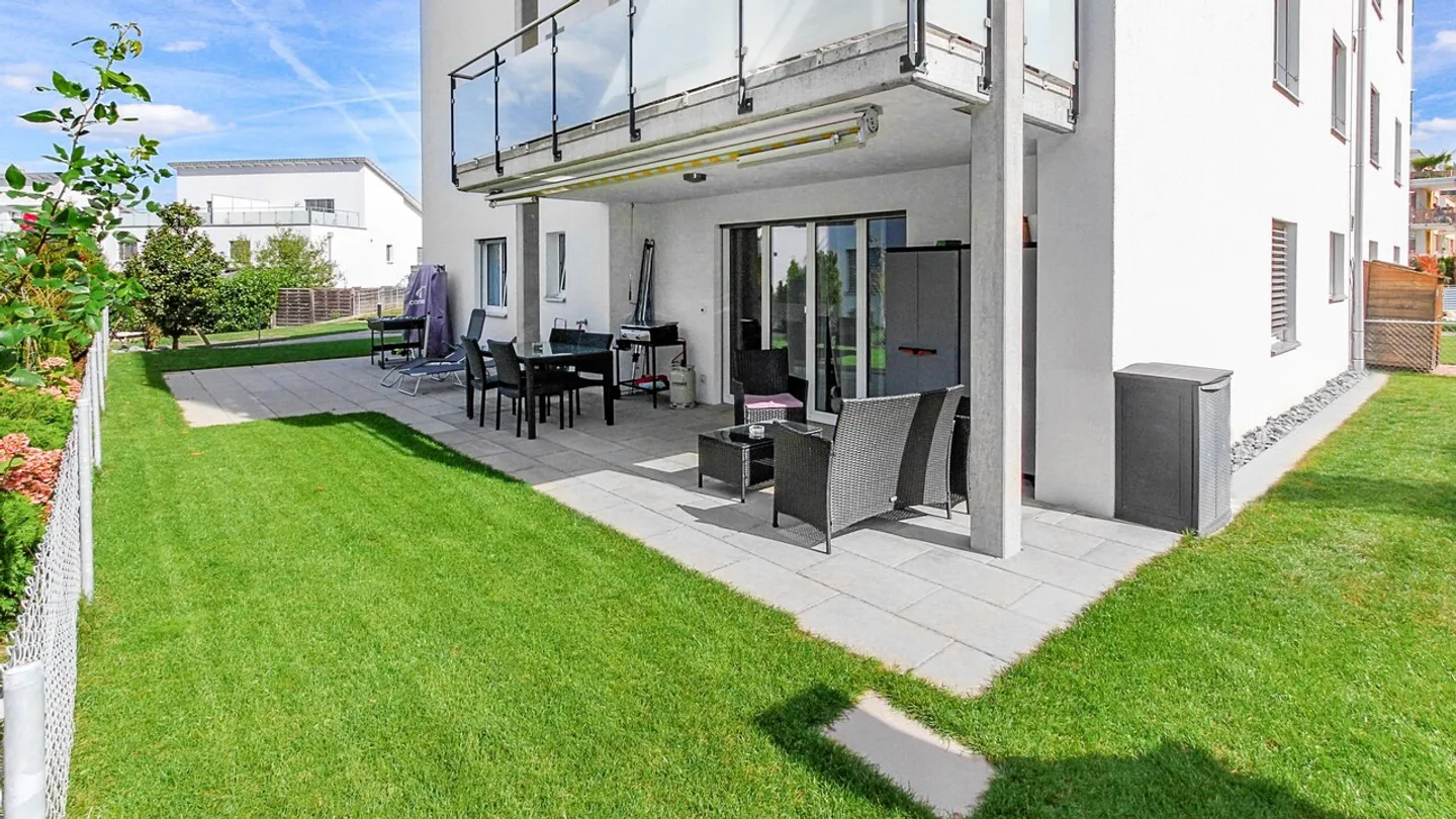 Vivere con idillio da giardino incluso 2 posti auto sotterranei - Foto 2 di 14