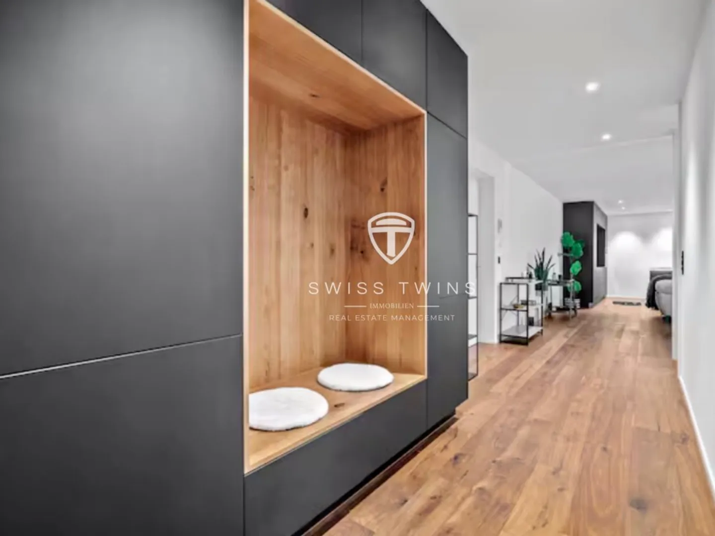 Luxuriöse 3.5-Zimmer-Terrassenwohnung mit 132m² Privat-Terrasse und traumhafter Aussicht auf Pilatus & Rigi - Foto 4 von 12