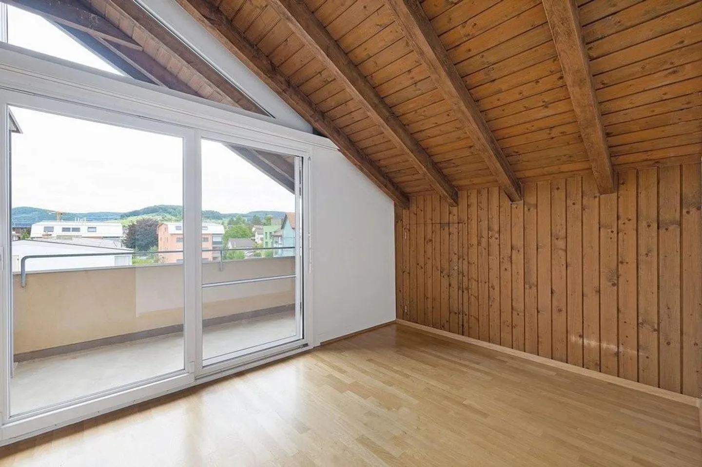 Dachwohnung mit Charme - Foto 7 von 12