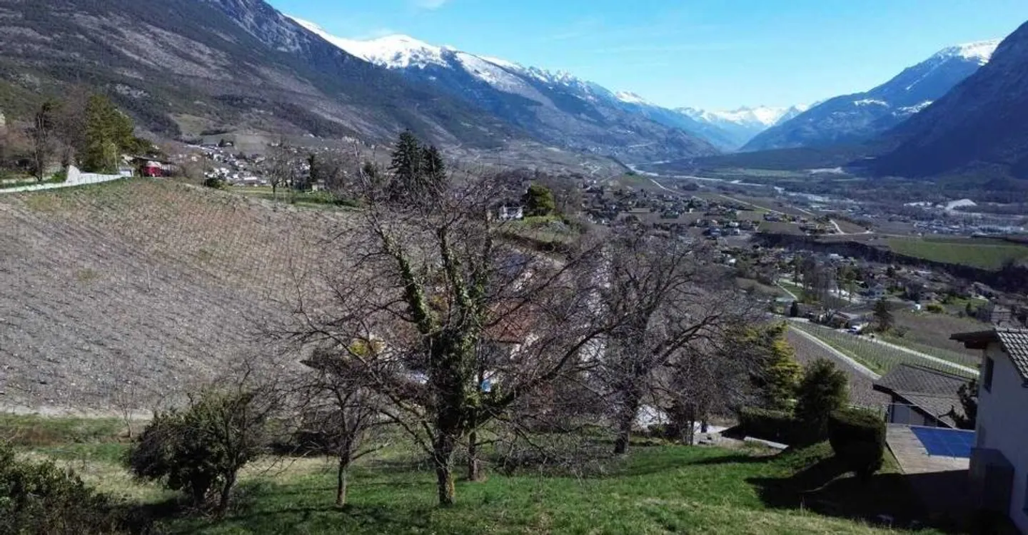 Idyllic plot with building potential and mountain view - Photo 3 of 5