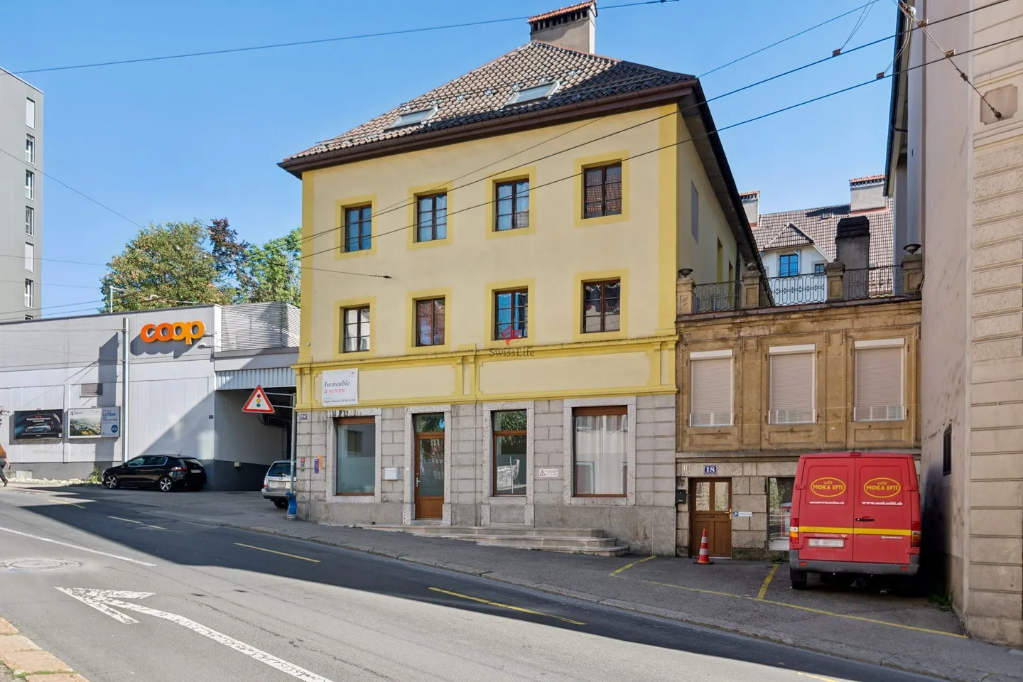 Edificio di rendimento con 5 appartamenti, uffici e posti auto - Foto 1 di 5
