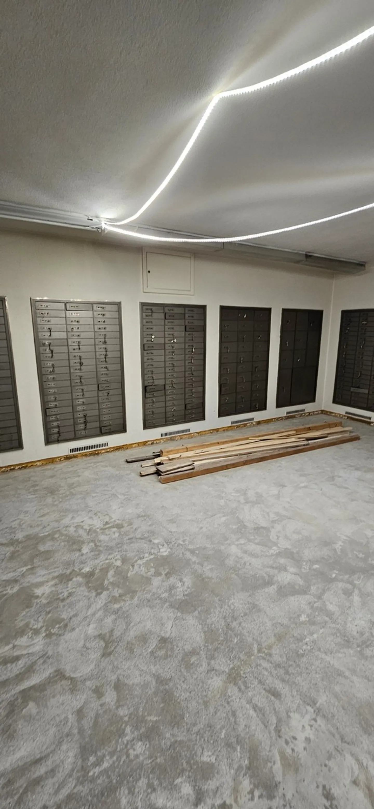 FOR RENT: Storage or Archive Space in Lucerne - Photo 4 of 6