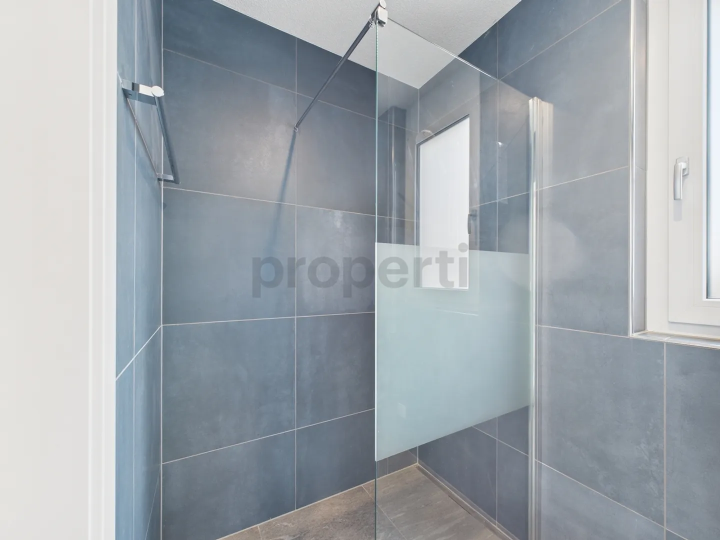 Spazio commerciale o studio attraente con cucina moderna in posizione centrale... - Foto 6 di 8