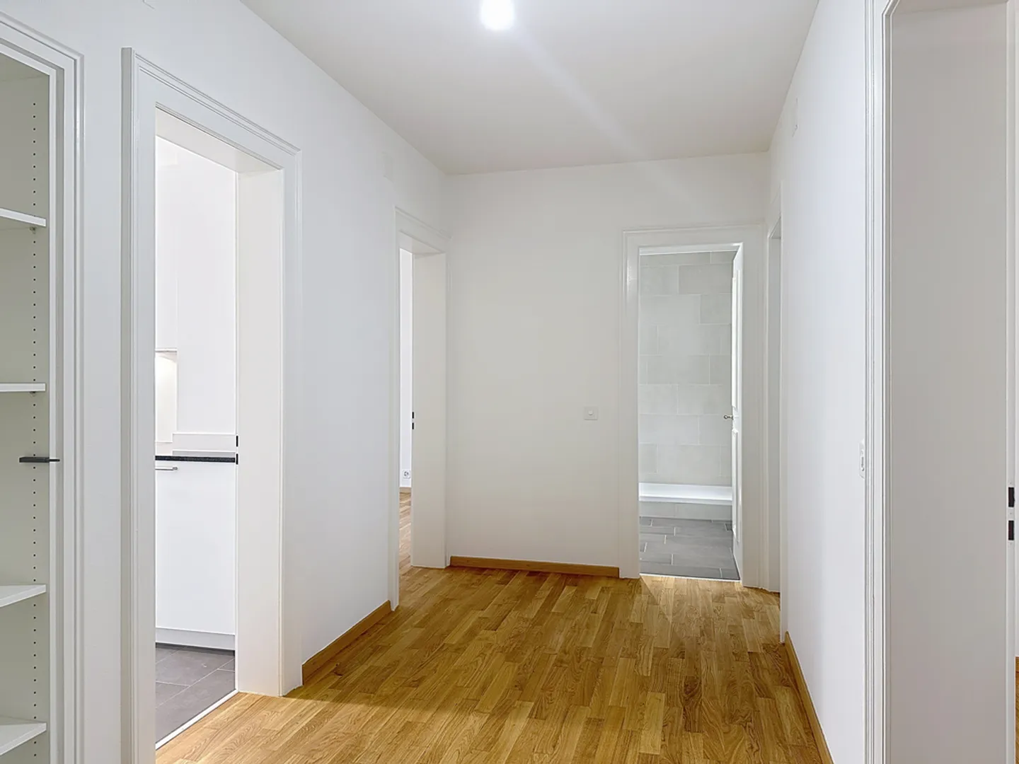 Appartamento ristrutturato di 3,5 locali nella migliore posizione del quartiere Enge - Foto 10 di 11