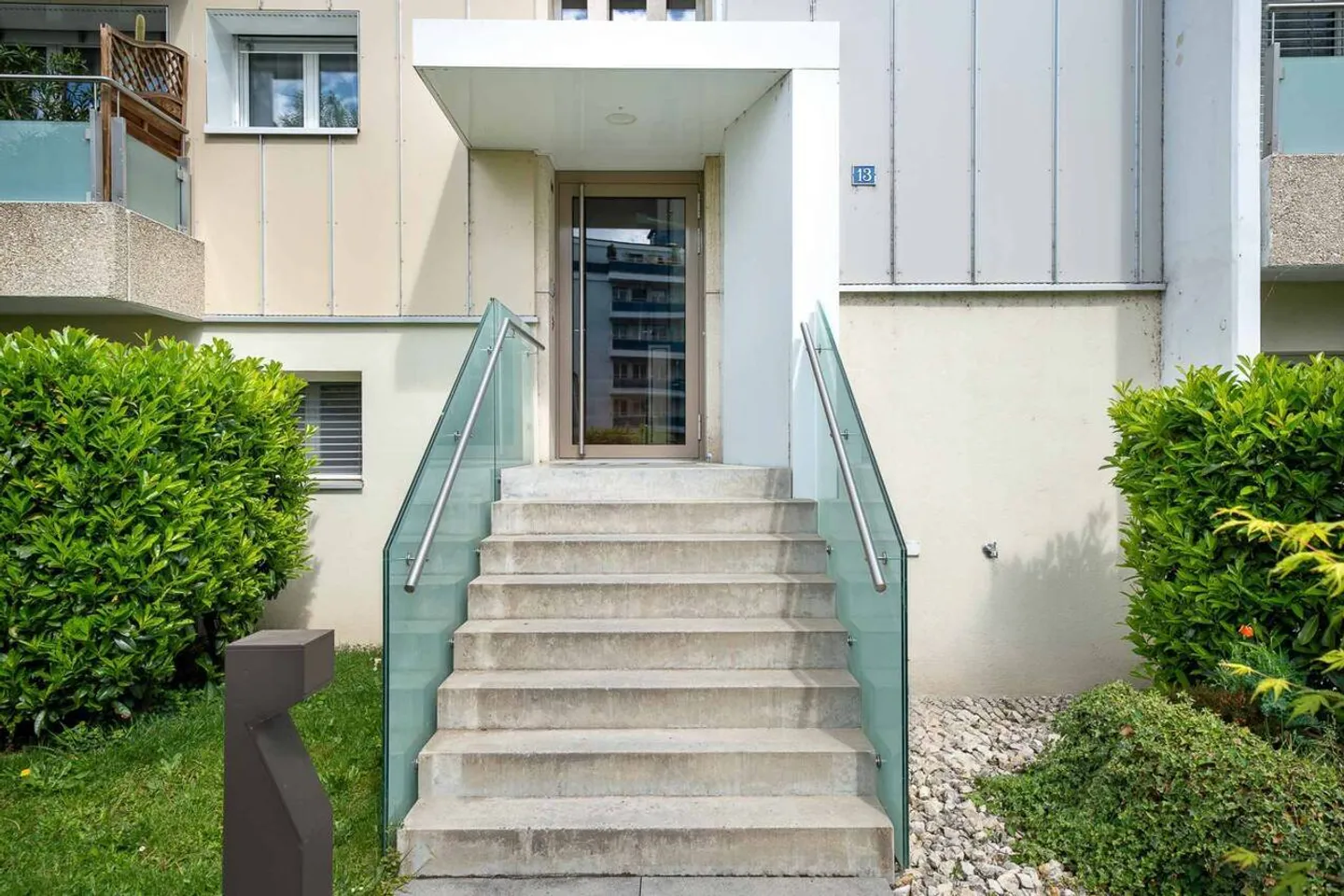 For any inquiries: rita@bernard-nicod.ch - Photo 3 of 3