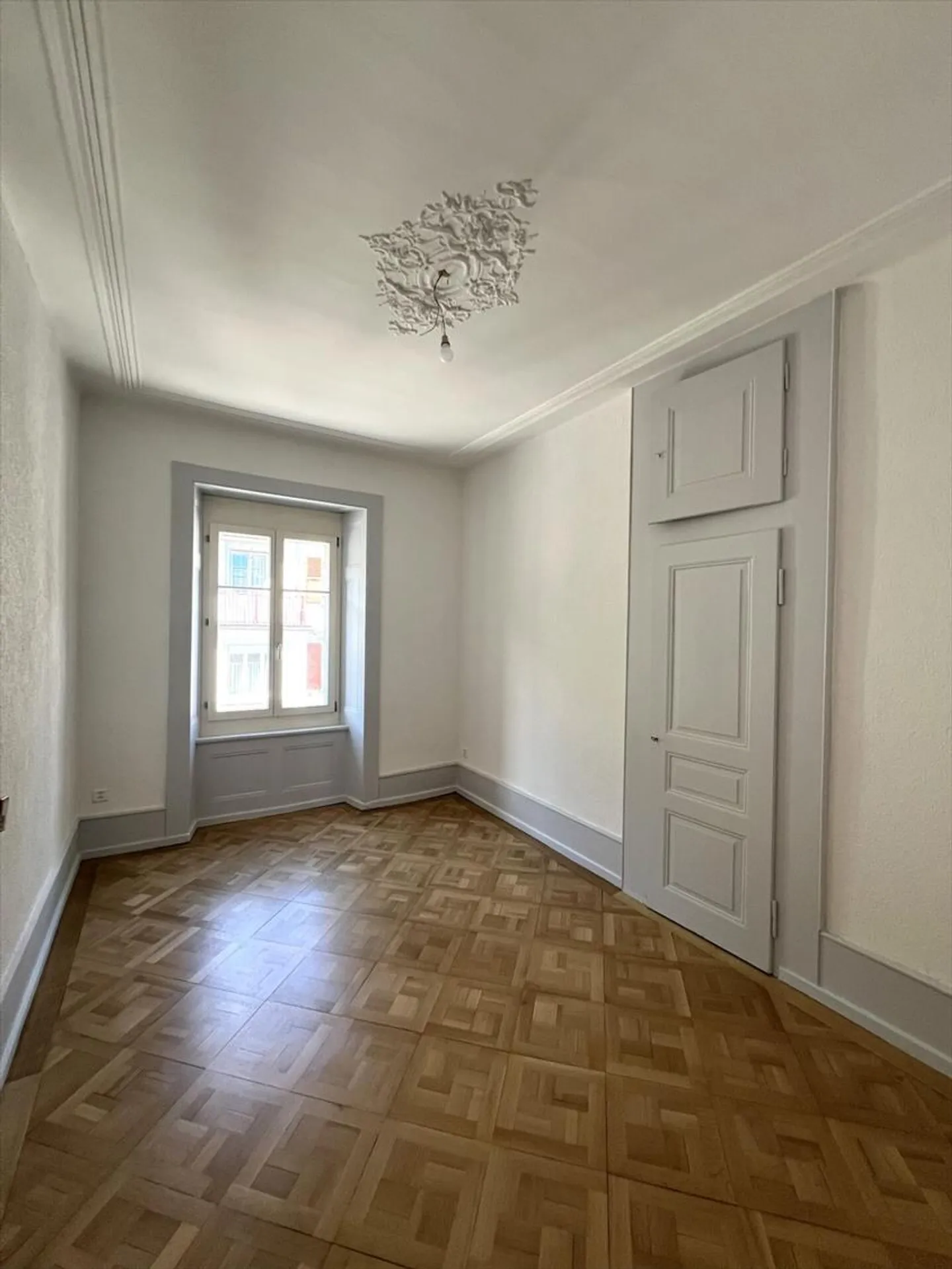 St-Imier, beautiful 4-room apartment completely renovated - Photo 6 of 9