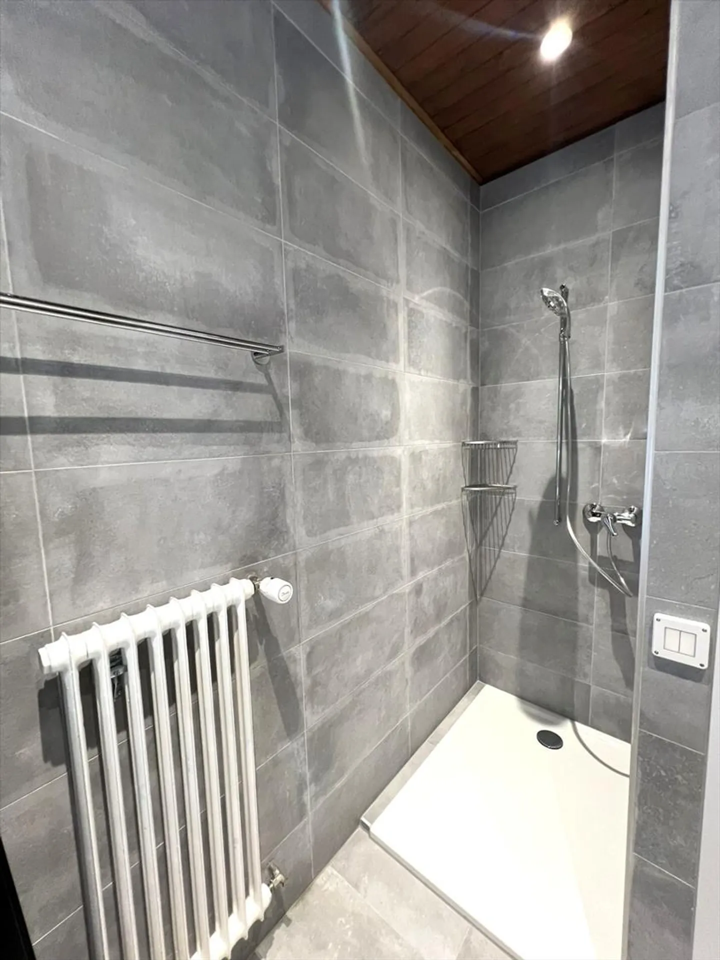 St-Imier, beautiful 4-room apartment completely renovated - Photo 3 of 9