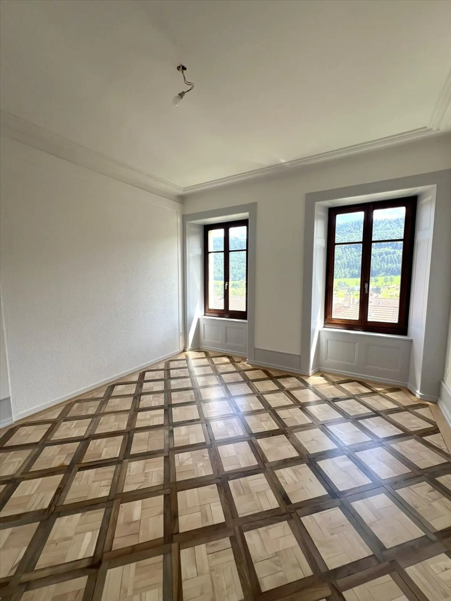 St-Imier, beautiful 4-room apartment completely renovated - Photo 4 of 9