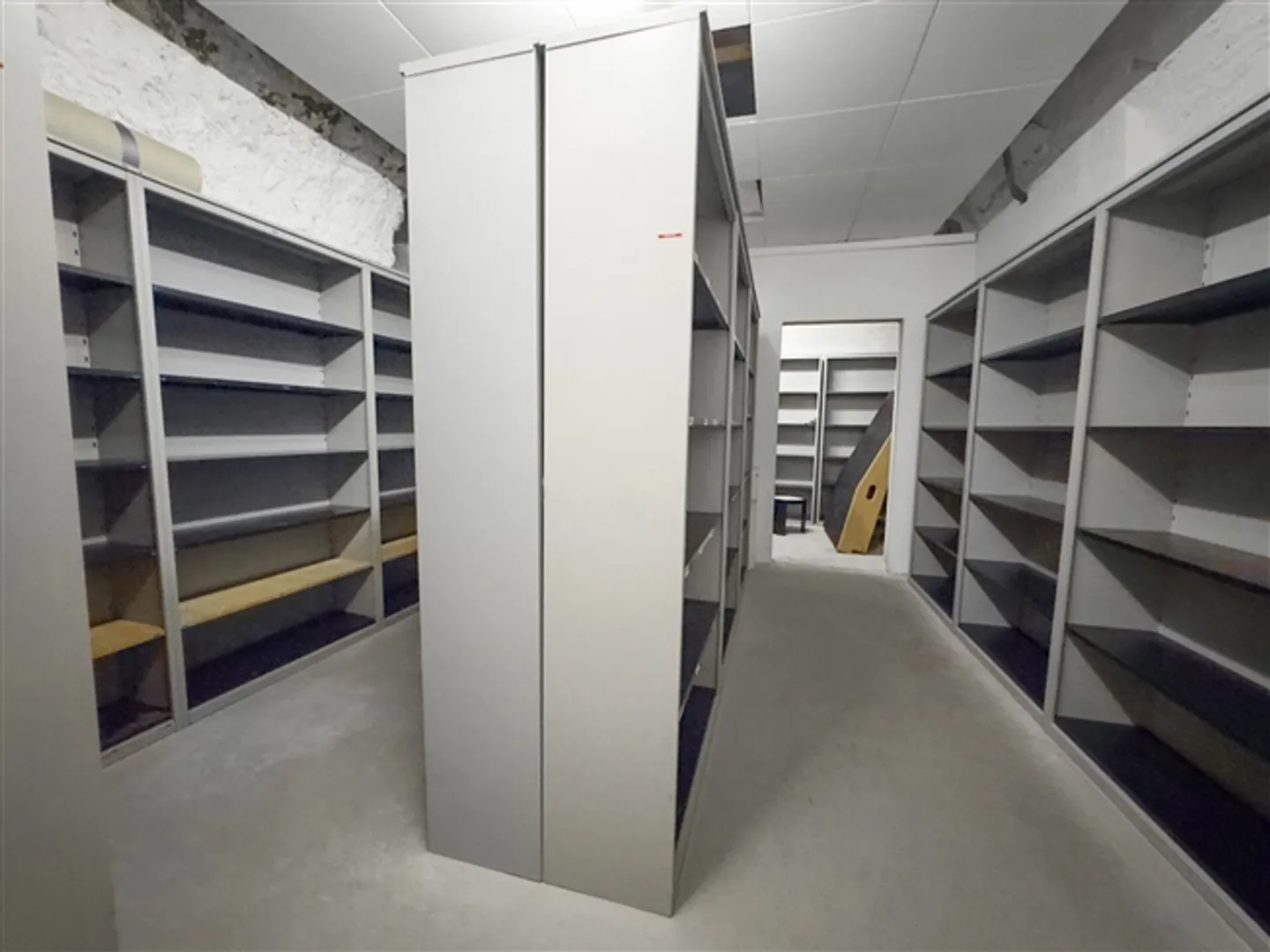 Zone commerciale au rez-de-chaussée dans un emplacement idéal au centre-ville de Monthey. - Photo 8 sur 9