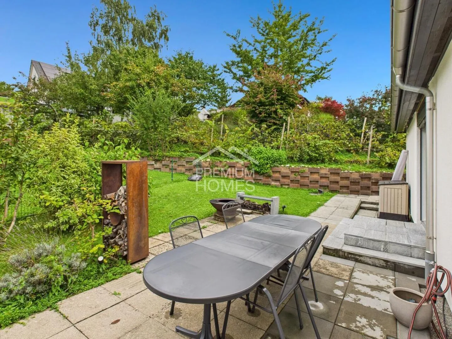 Idyllic Oasis - Photo 3 of 11