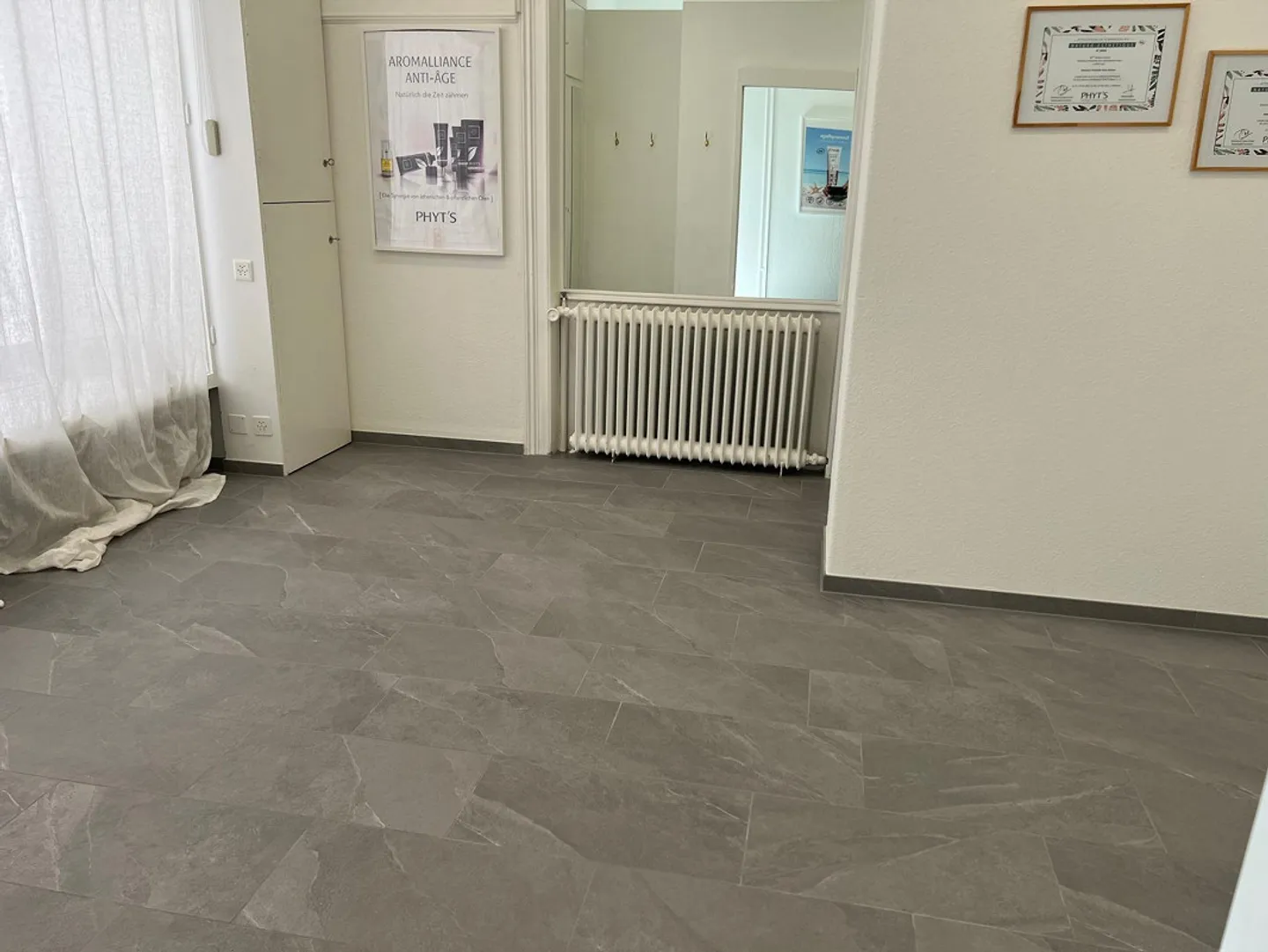 Espace de vente dans un emplacement central à Davos Platz - Photo 2 sur 4