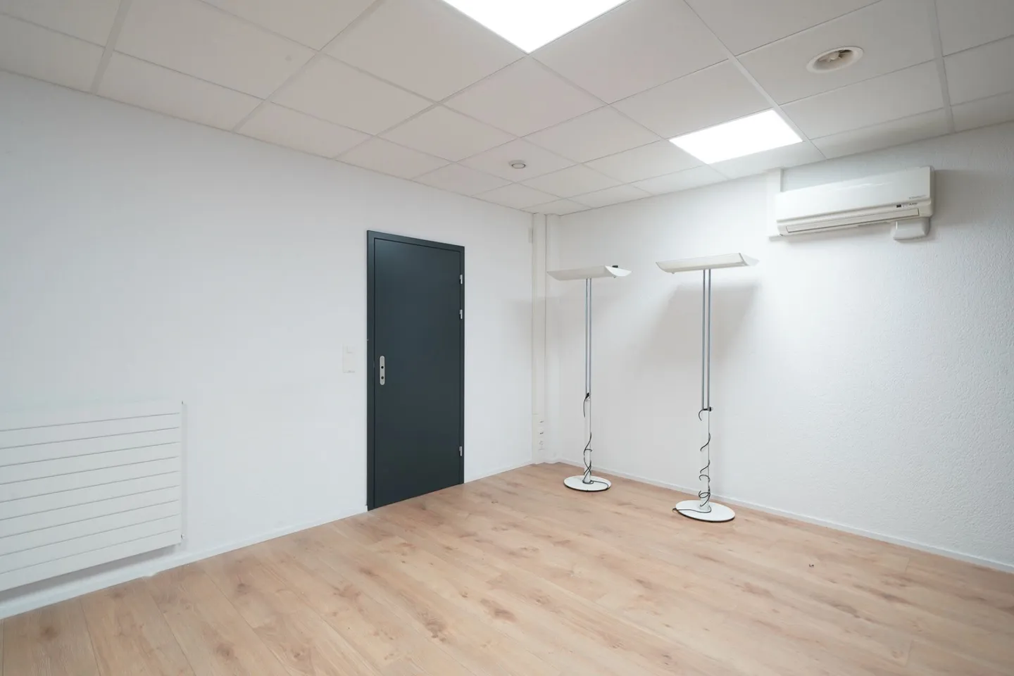 Stilvolles Büro mit tollem Ausblick - Foto 4 von 11