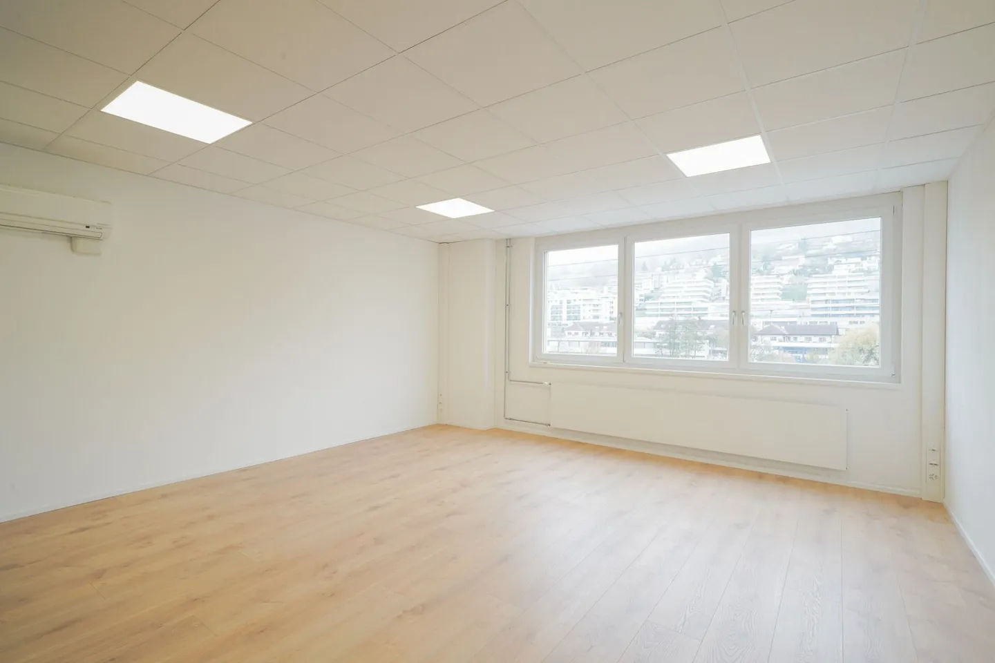 Stilvolles Büro mit tollem Ausblick - Foto 6 von 11