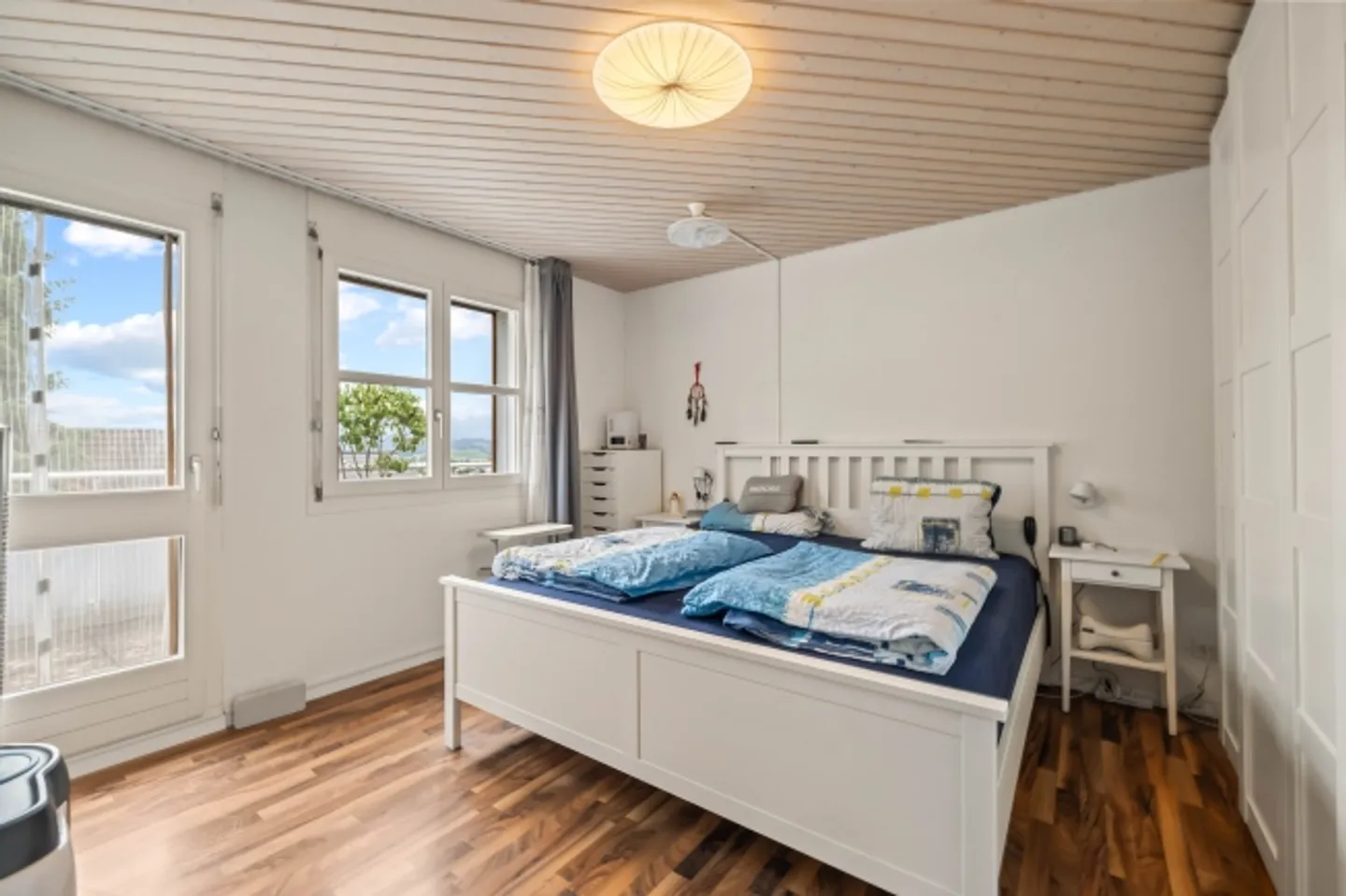 SPACIOUS AND COZY 5.5 ROOM PENTHOUSE APARTMENT - Photo 7 of 8