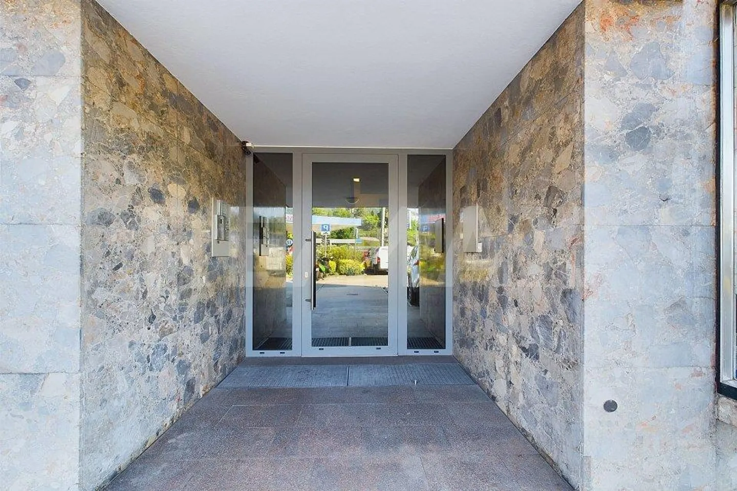 Appartamento confortevole di 3 ½ locali con vista illimitata - Foto 3 di 13