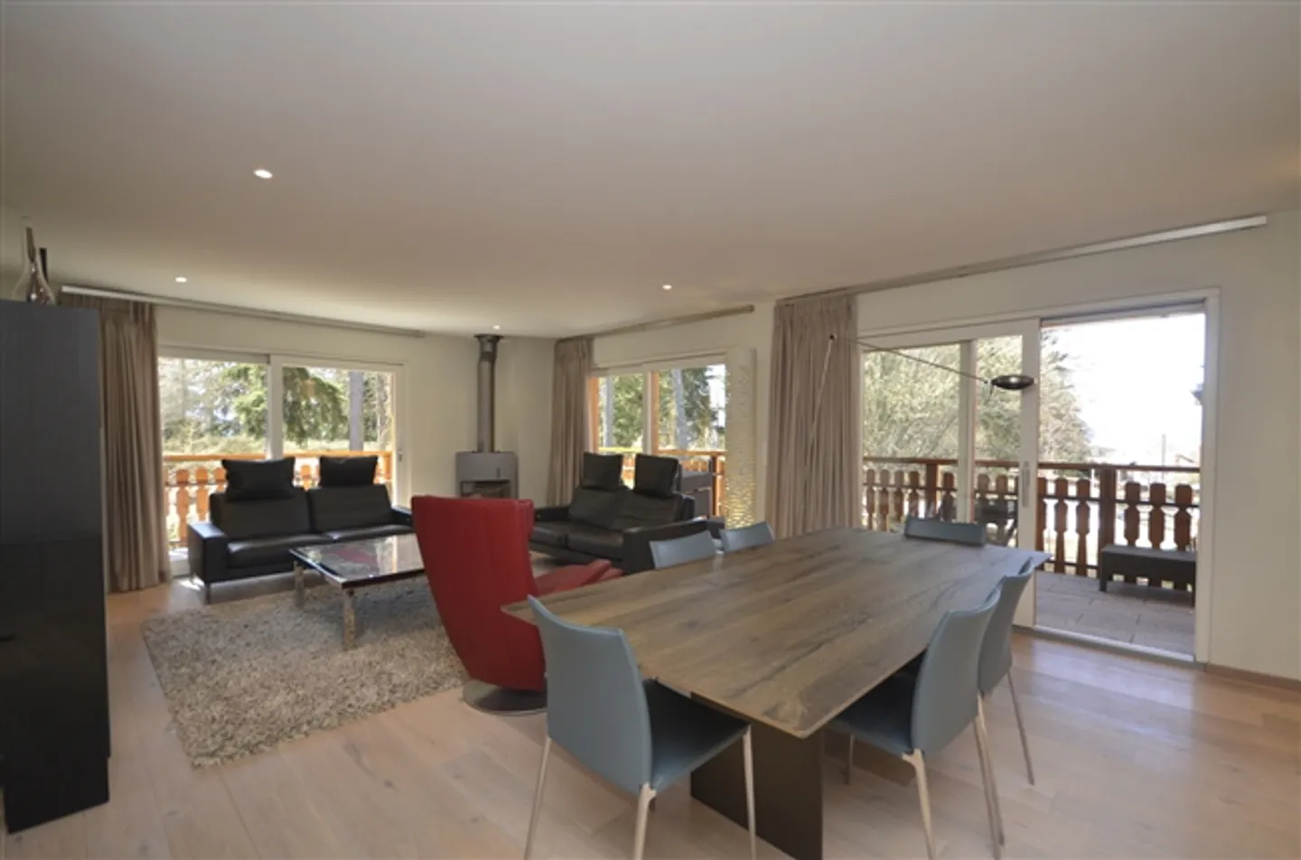 Appartamento lussuoso di 4,5 arredato con grande balcone, seconda casa - Foto 2 di 8