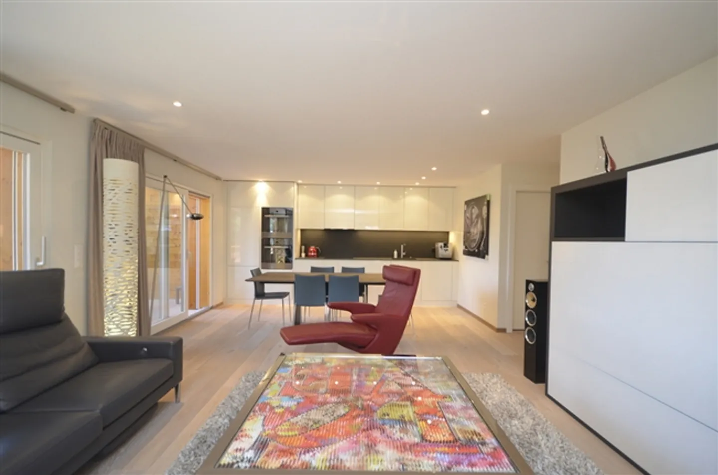 Appartamento lussuoso di 4,5 arredato con grande balcone, seconda casa - Foto 3 di 8