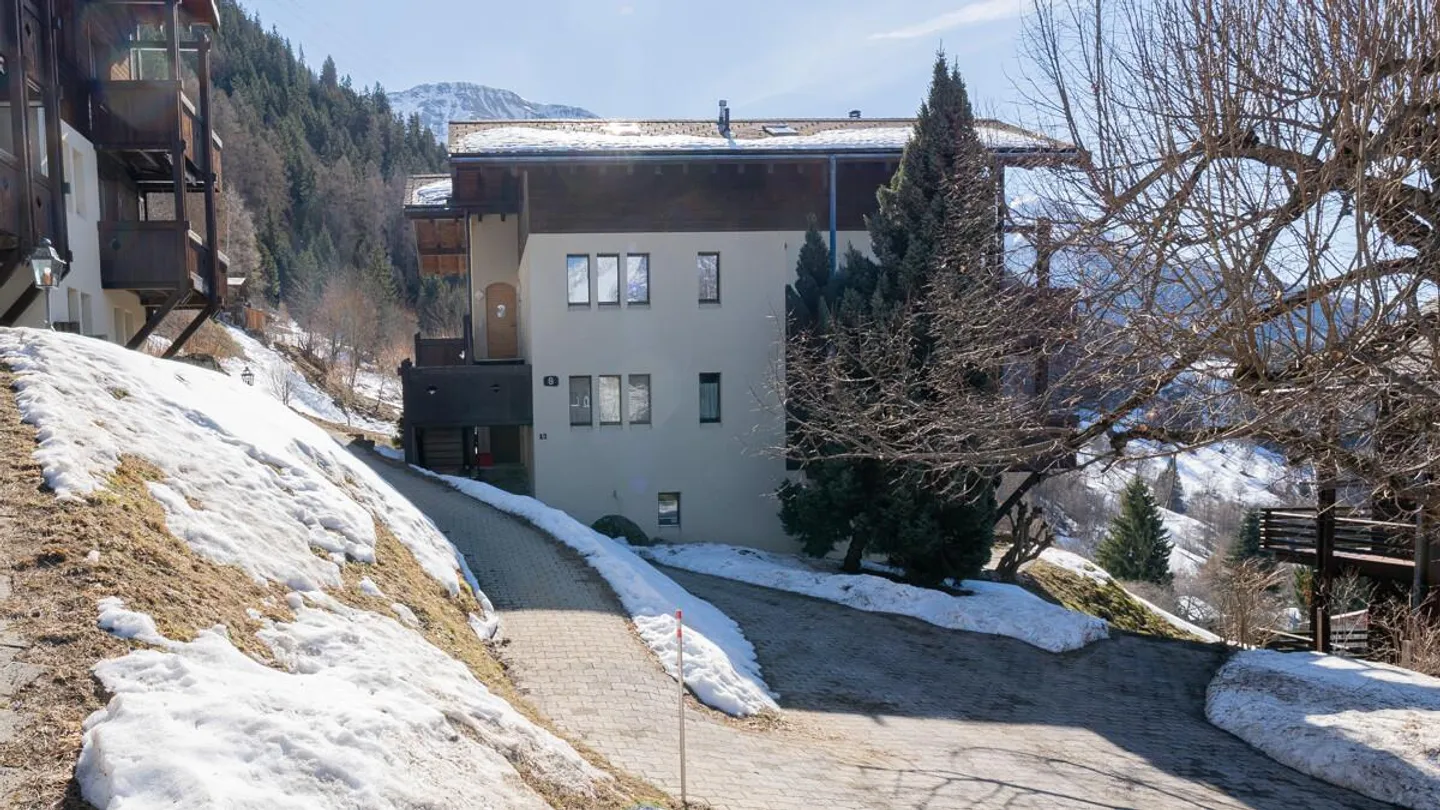 Spacious 3.5-room duplex apartment with fantastic views in Ernen - Photo 7 of 7