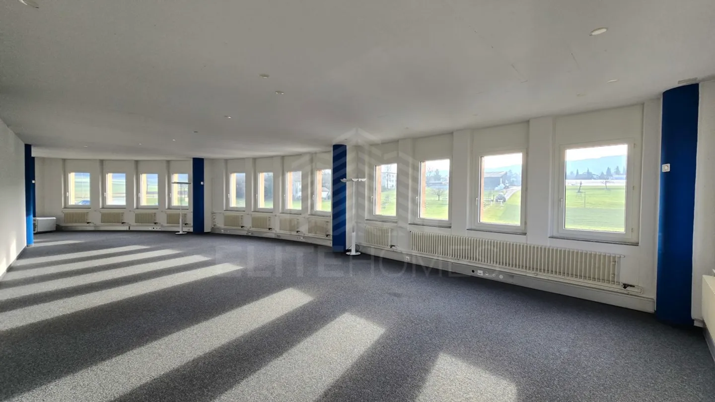 REPRÄSENTATIVE BÜROFLÄCHEN IM WIRTSCHAFTSSTANDORT WOHLEN - Foto 2 von 5