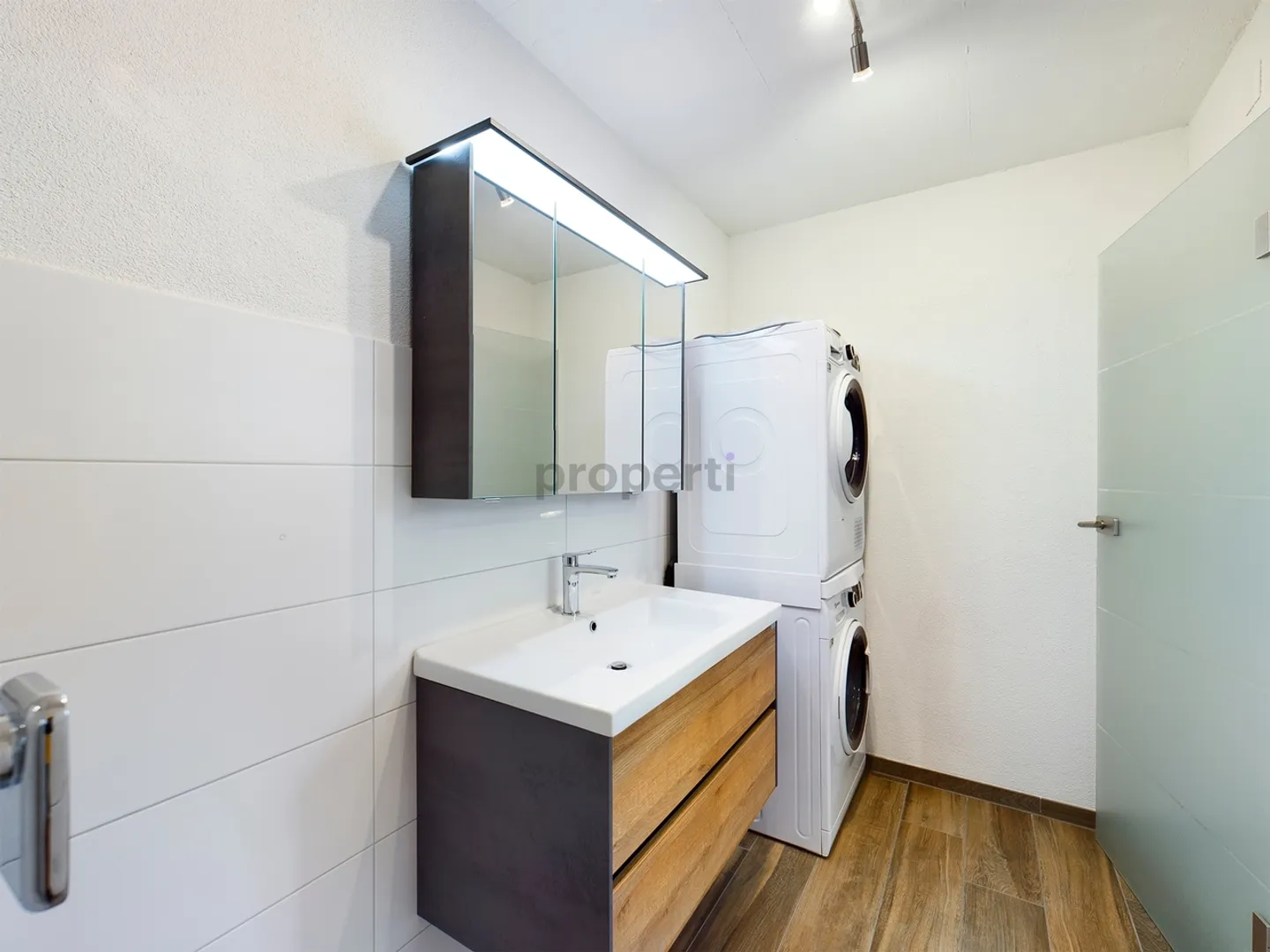 Charming 2.5-room apartment in a quiet single-family home residential area - Photo 5 of 8