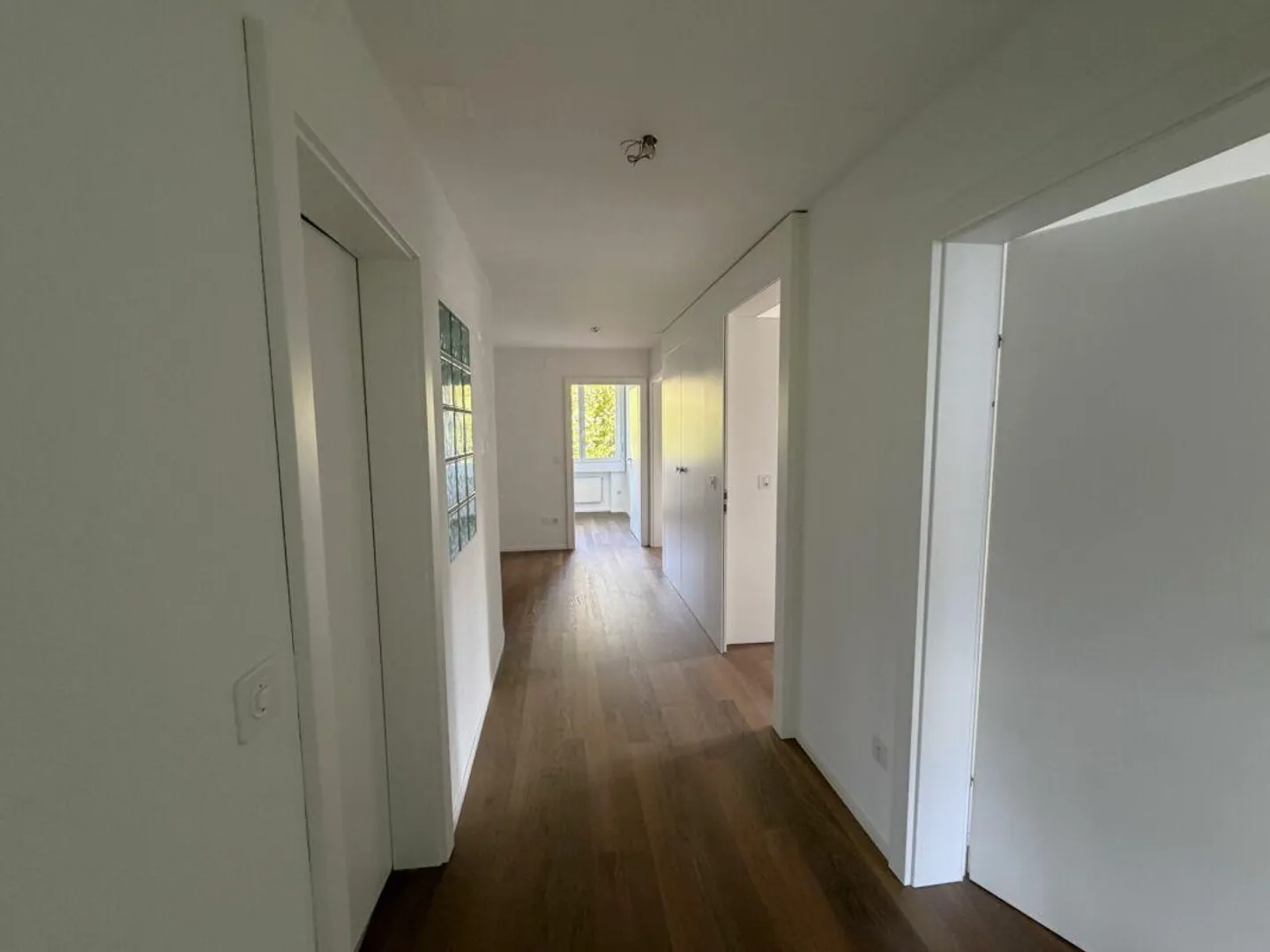 Apartment for rent - Photo 4 of 7