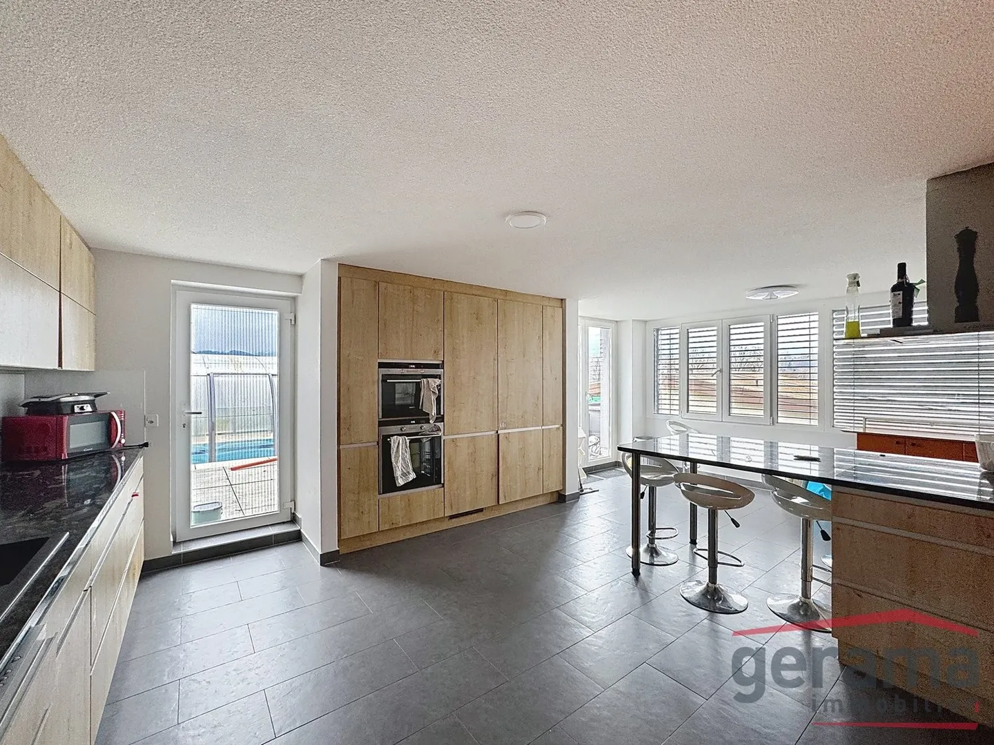 1-room apartment - Photo 1 of 9