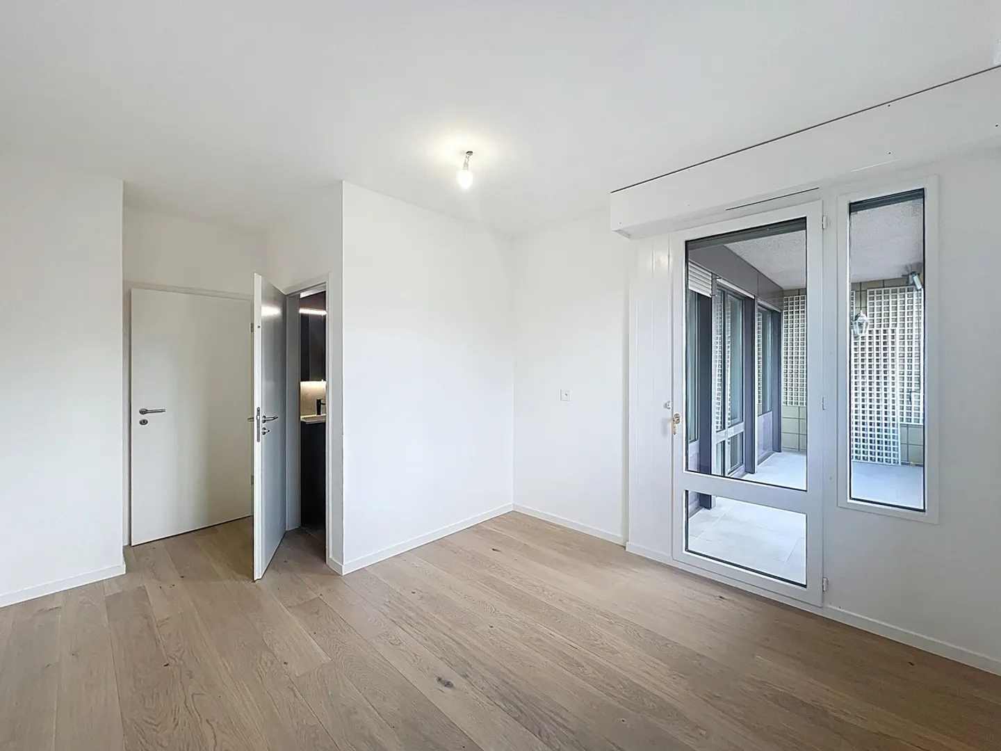 Appartement extraordinaire au Quai du Seujet entièrement rénové - Photo 14 sur 19