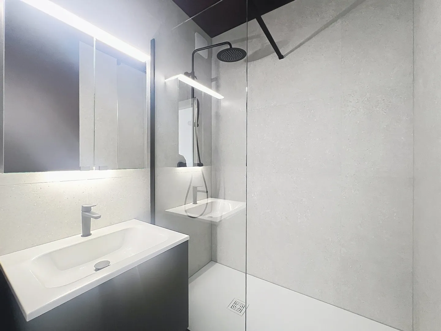 Appartement extraordinaire au Quai du Seujet entièrement rénové - Photo 15 sur 19