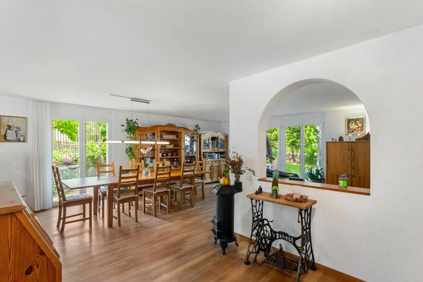 Casa angolare molto grande di 7,5 stanze con ufficio aggiuntivo e grande giardino - Foto 5 di 12