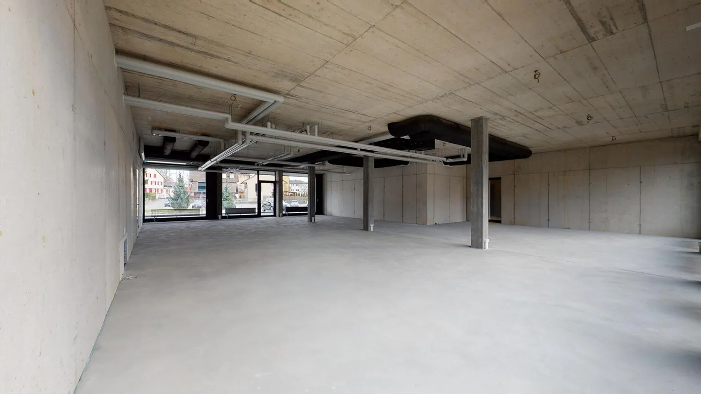 Espace commercial au rez-de-chaussée 218 m2 - Photo 1 sur 5