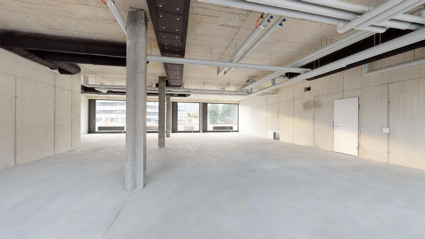 Espace commercial au rez-de-chaussée 218 m2 - Photo 5 sur 5