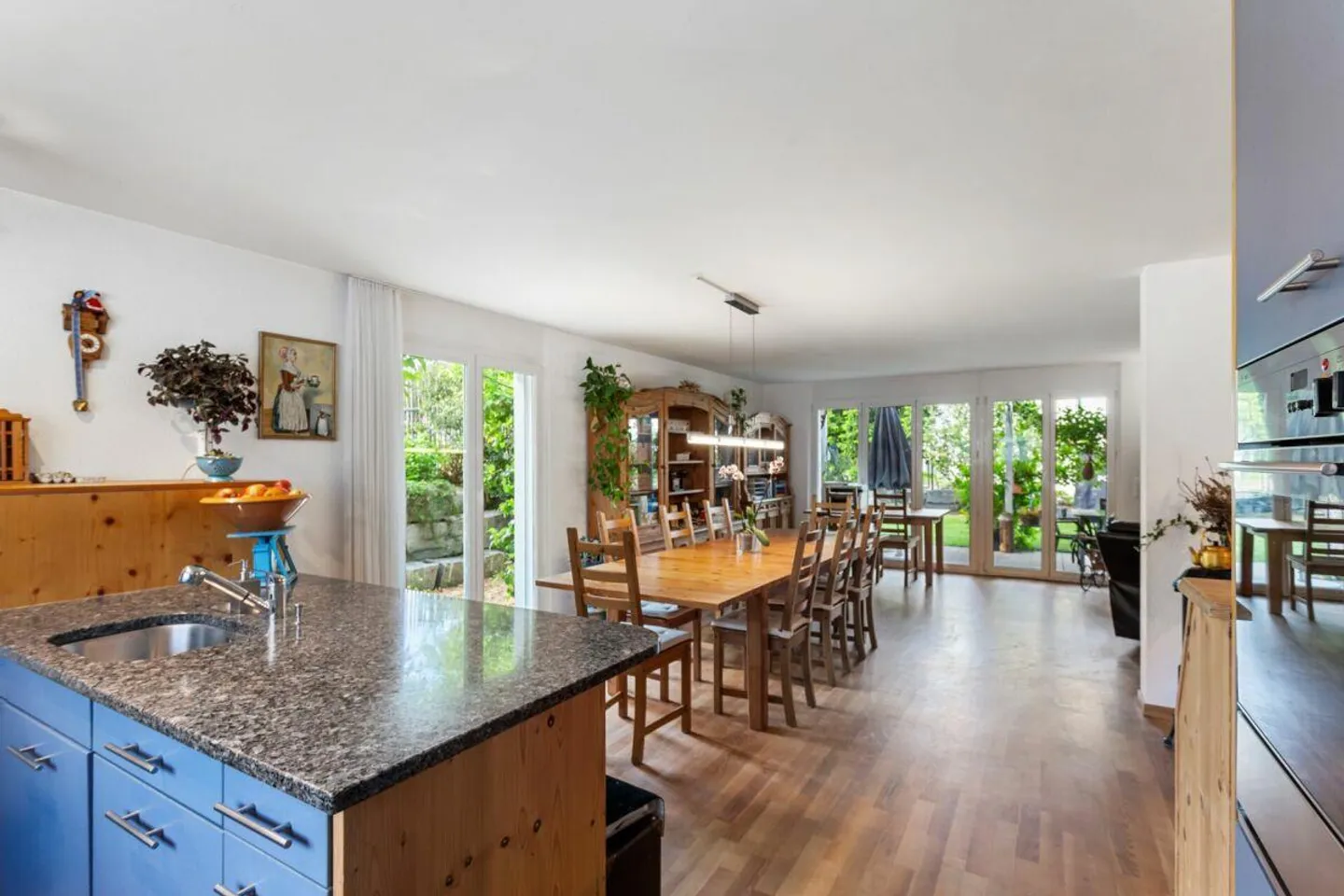 Casa angolare molto grande di 7,5 stanze con ufficio aggiuntivo e grande giardino - Foto 6 di 12