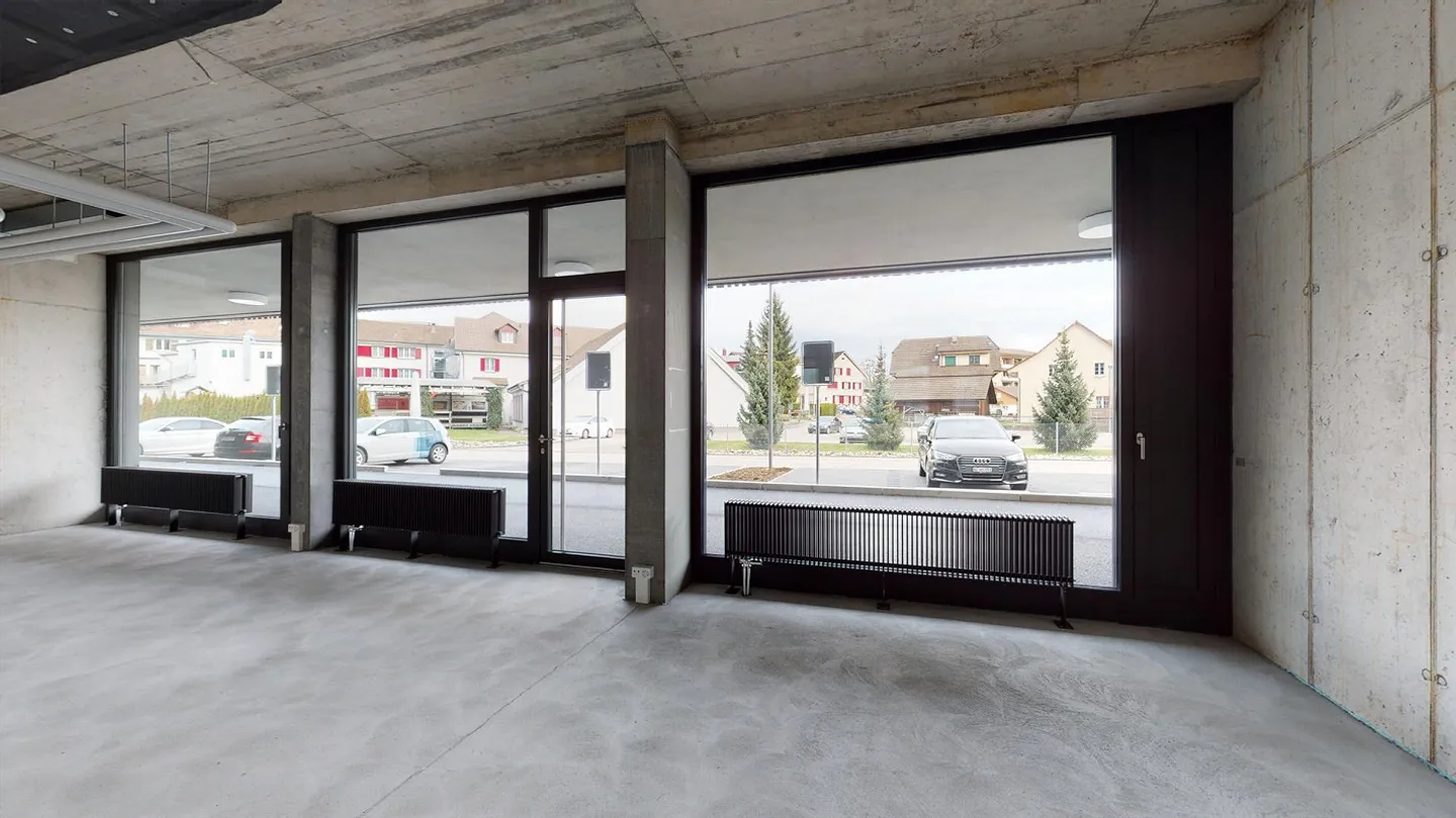 Espace commercial au rez-de-chaussée 218 m2 - Photo 4 sur 5