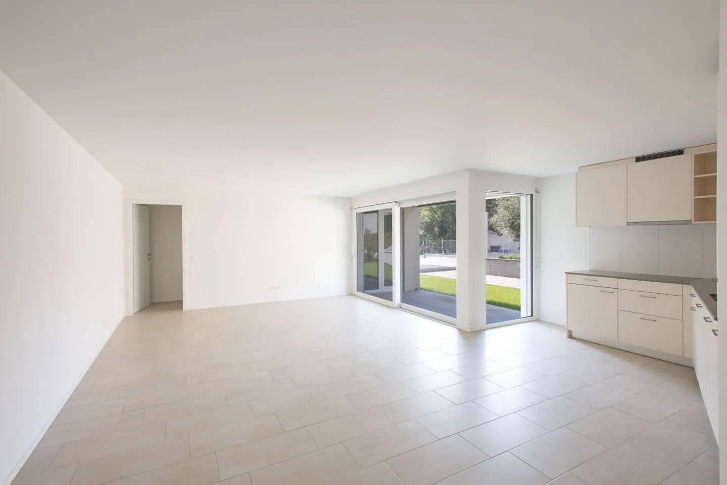 Modern in a Convenient Area for Travel - Photo 2 of 7