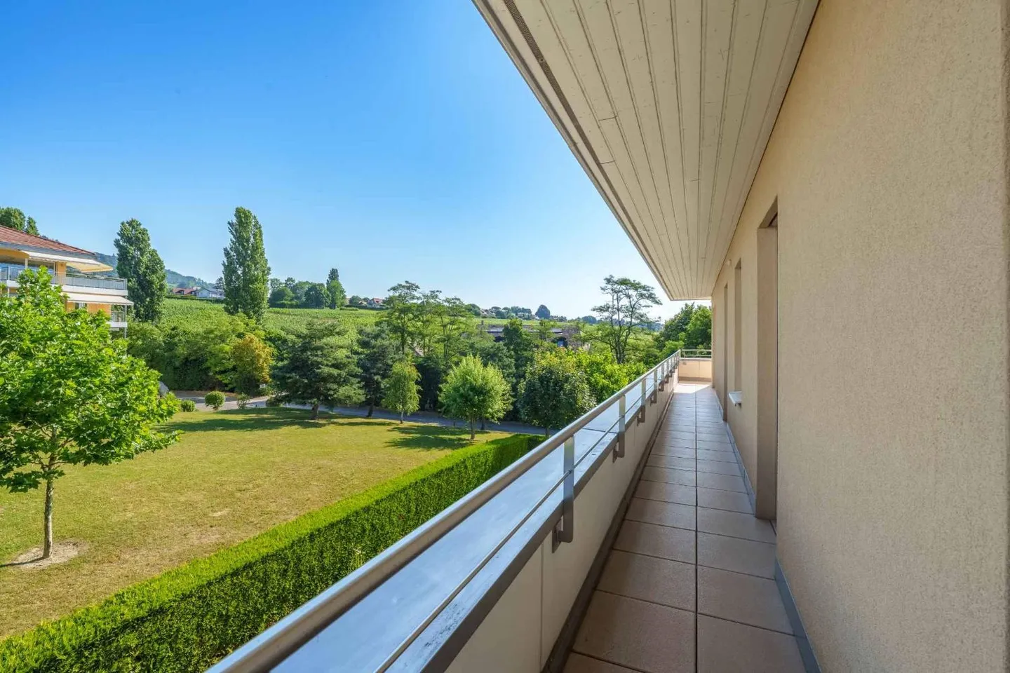 Duplex of high standard with 7.5 rooms and view of Lake Geneva and the Alps - Photo 10 of 10