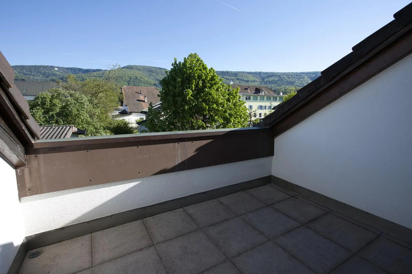 Geräumige Wohnung mit Terrasse - Foto 3 von 11