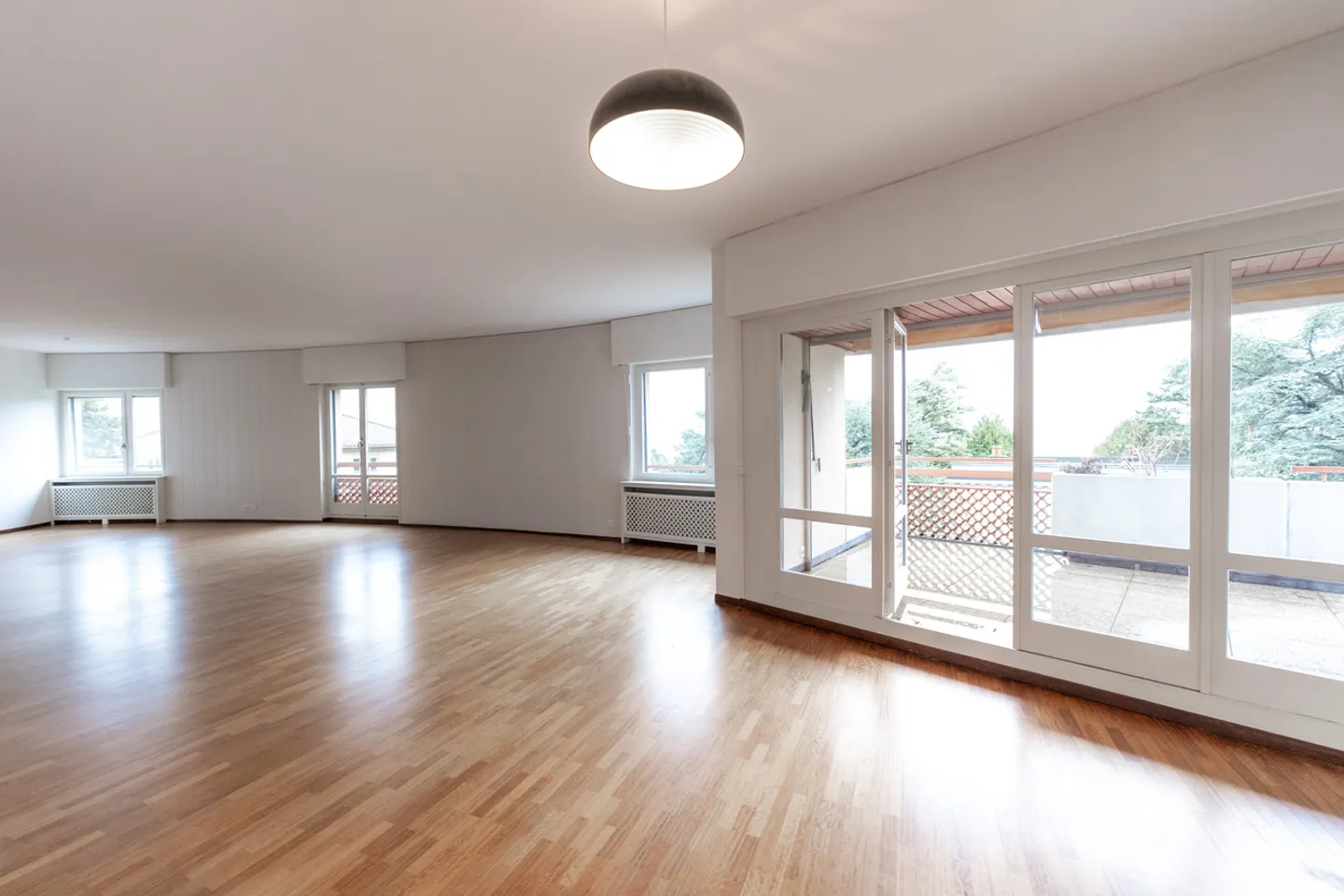 Magnifique penthouse de 163 m² PPE avec vue sur le lac et les montagnes ! - Photo 1 sur 14