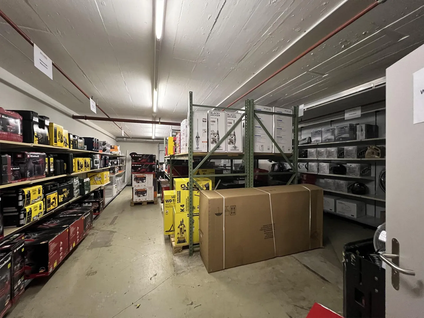 Spazi di stoccaggio centrali con ascensore - da 20 a 76 m2! - Foto 3 di 6