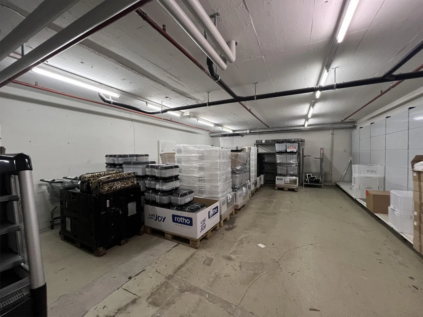 Spazi di stoccaggio centrali con ascensore - da 20 a 76 m2! - Foto 4 di 6