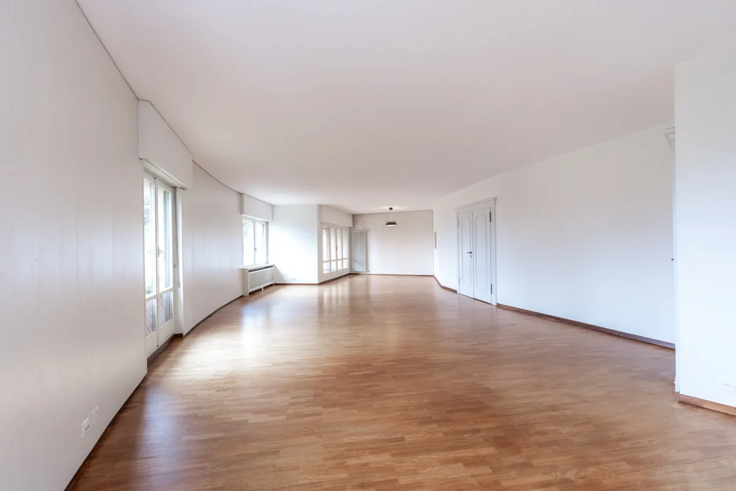 Magnifique penthouse de 163 m² PPE avec vue sur le lac et les montagnes ! - Photo 3 sur 14