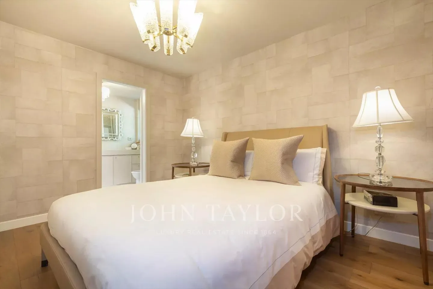 Appartement exceptionnel de 5,5 pièces au coeur de Crans - disponible pour des locations à court terme ou à la semaine - Photo 3 sur 13