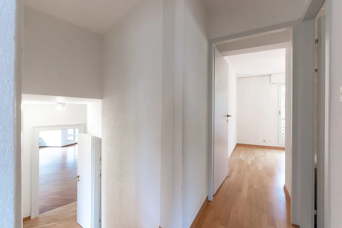 Magnifique penthouse de 163 m² PPE avec vue sur le lac et les montagnes ! - Photo 8 sur 14