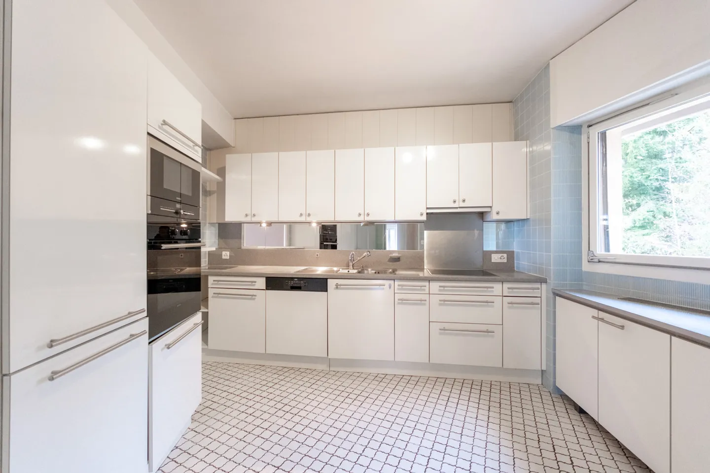 Magnifique penthouse de 163 m² PPE avec vue sur le lac et les montagnes ! - Photo 13 sur 14