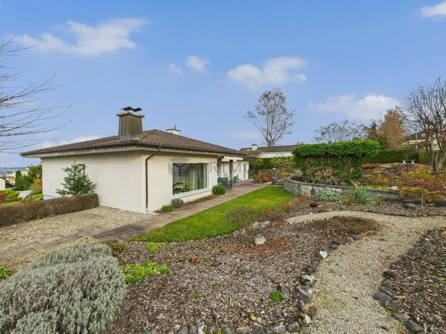 A House with Garden Paradise like from a Picture Book - Photo 1 of 6